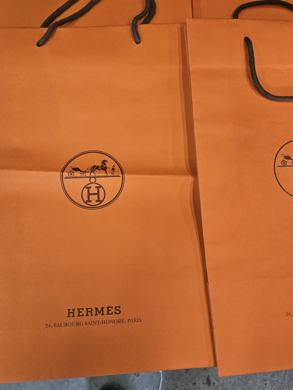 6764 Lot Of 6 Hermès Orange Shopping Bags - Set of Luxury Paper Bags